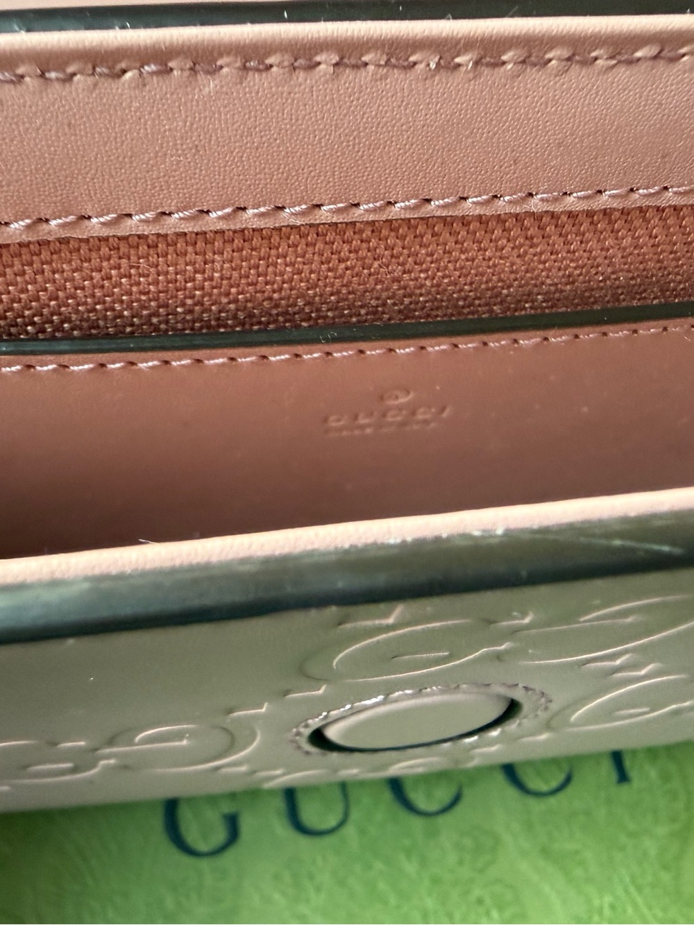 Gucci Pink Embossed GG Leather Crossbody Bag - Picture 4 of 5